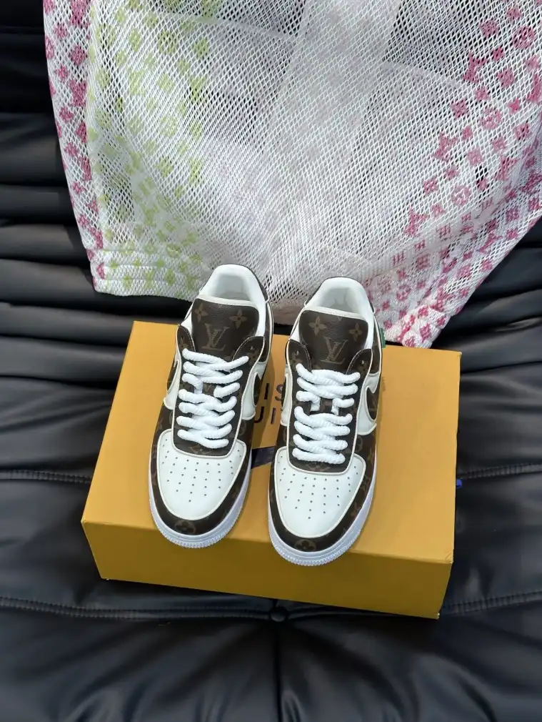 hype Louis Vuitton Sneakers