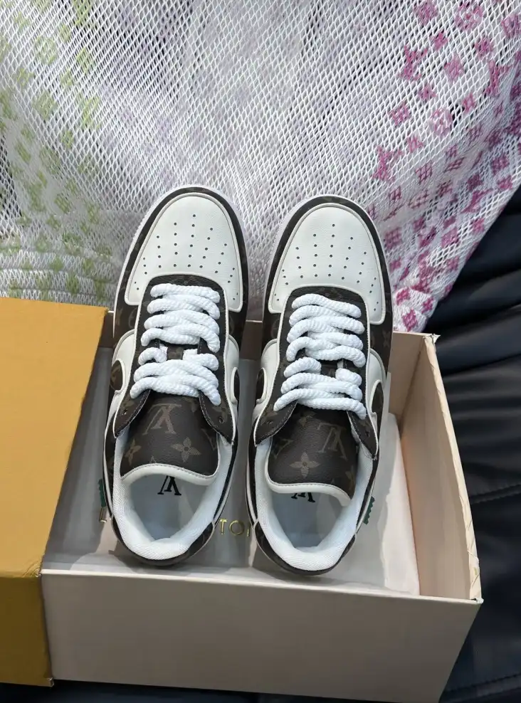 hype Louis Vuitton Sneakers