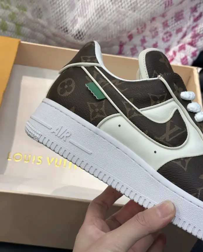 hype Louis Vuitton Sneakers