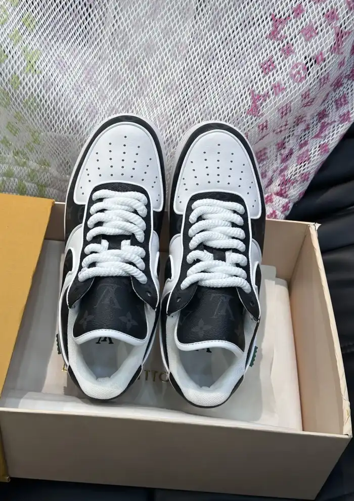 hype Louis Vuitton Sneakers