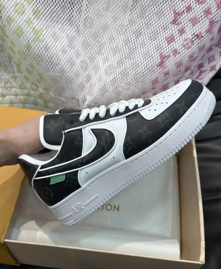 hype Louis Vuitton Sneakers