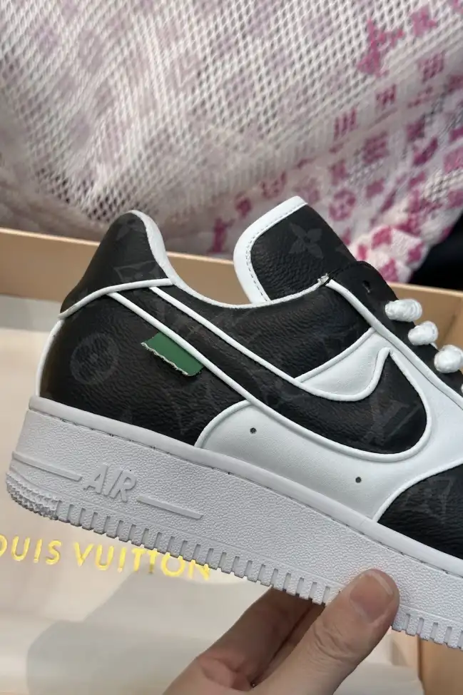 hype Louis Vuitton Sneakers