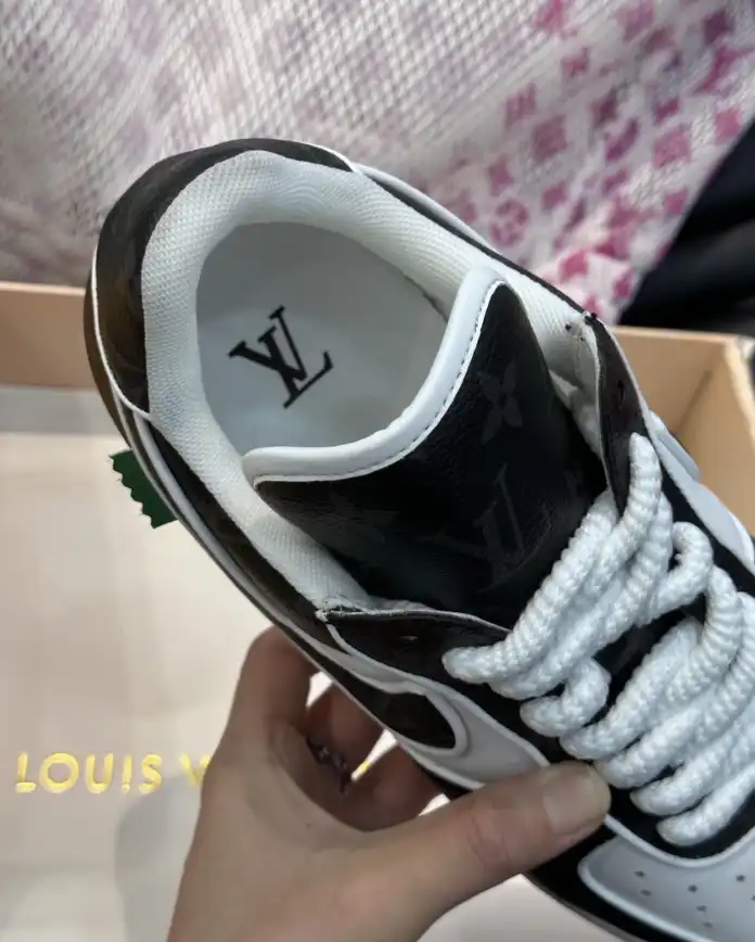 hype Louis Vuitton Sneakers