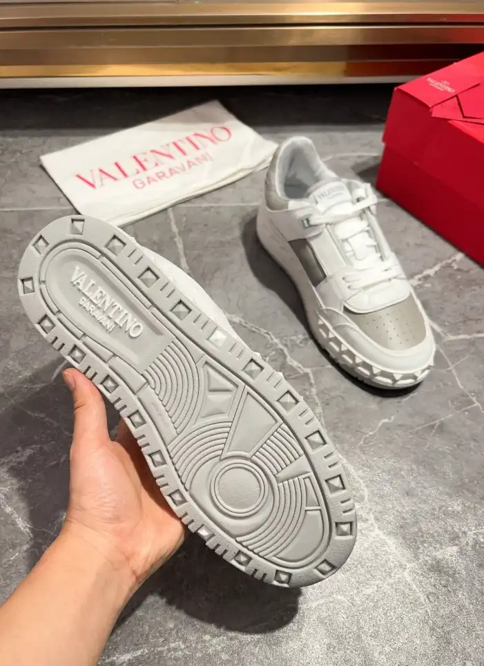 hype Valentino Sneakers