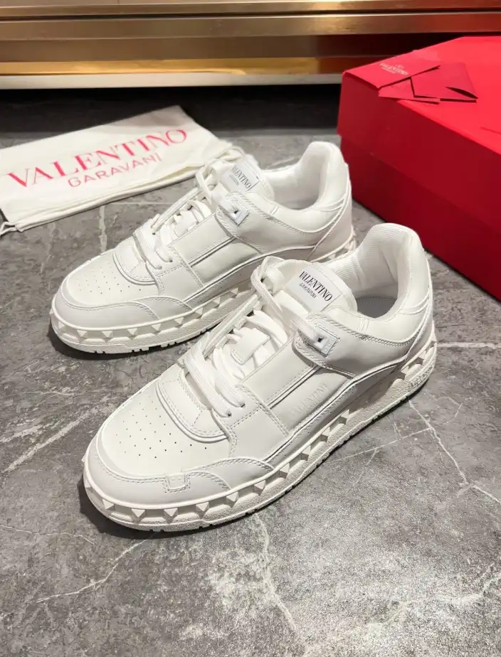 hype Valentino Sneakers