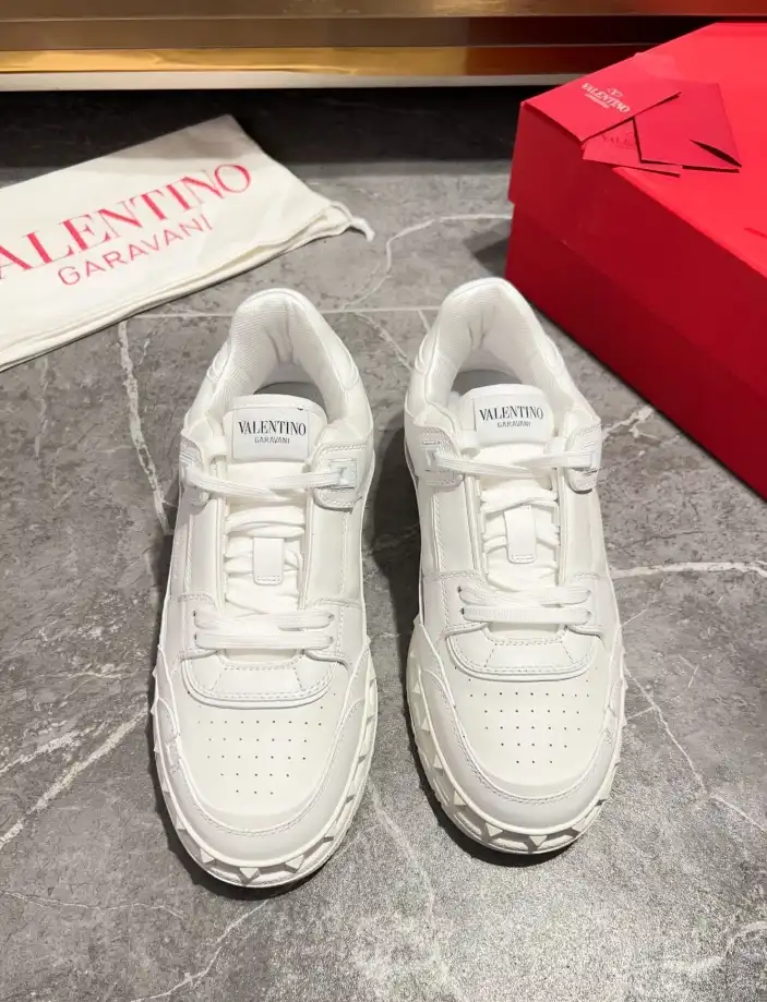 hype Valentino Sneakers