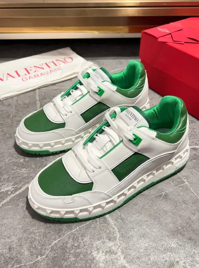 hype Valentino Sneakers