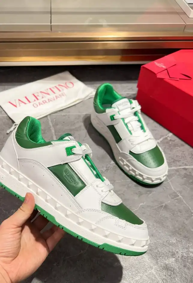 hype Valentino Sneakers