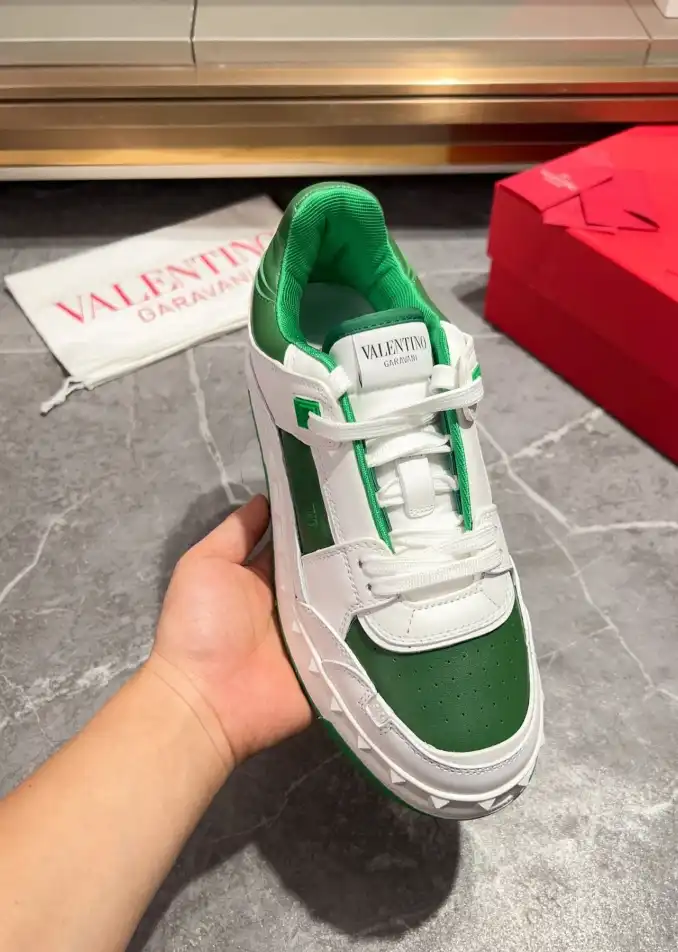 hype Valentino Sneakers