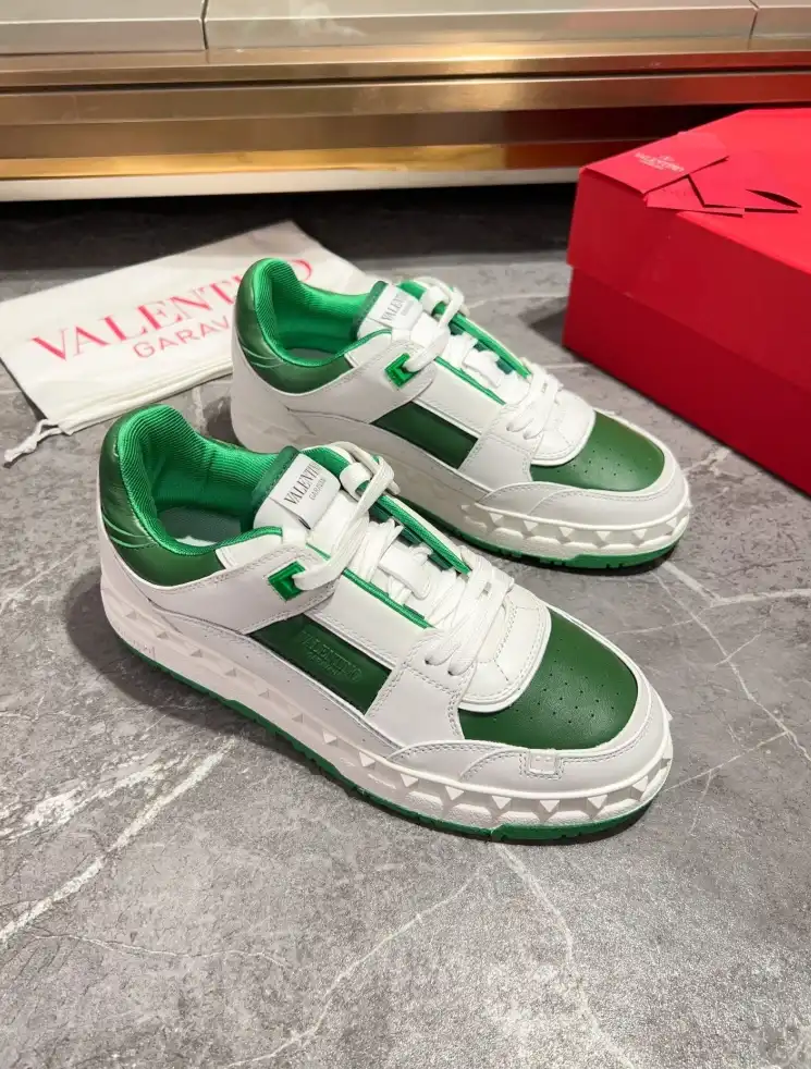 hype Valentino Sneakers