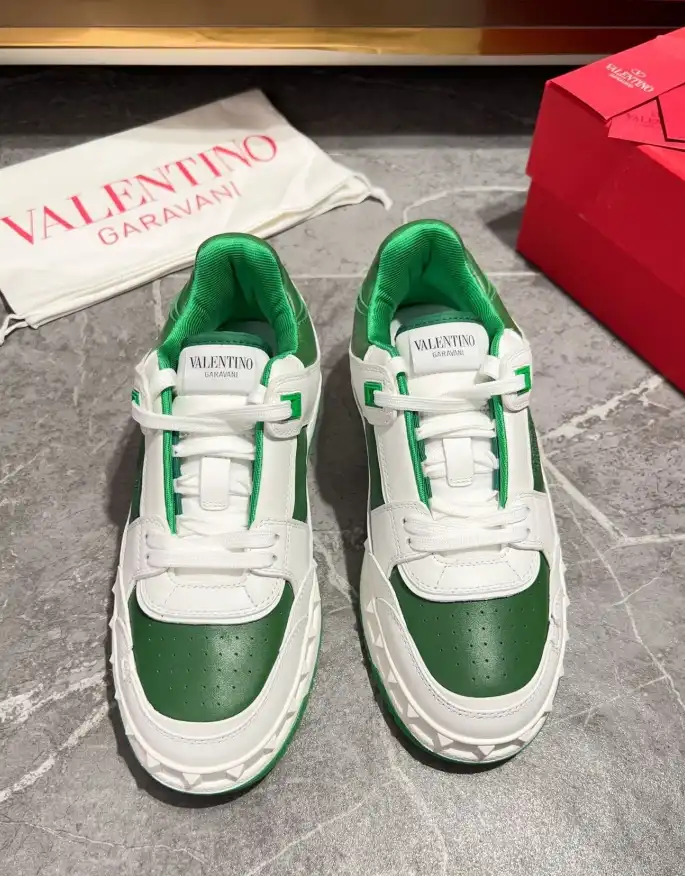 hype Valentino Sneakers