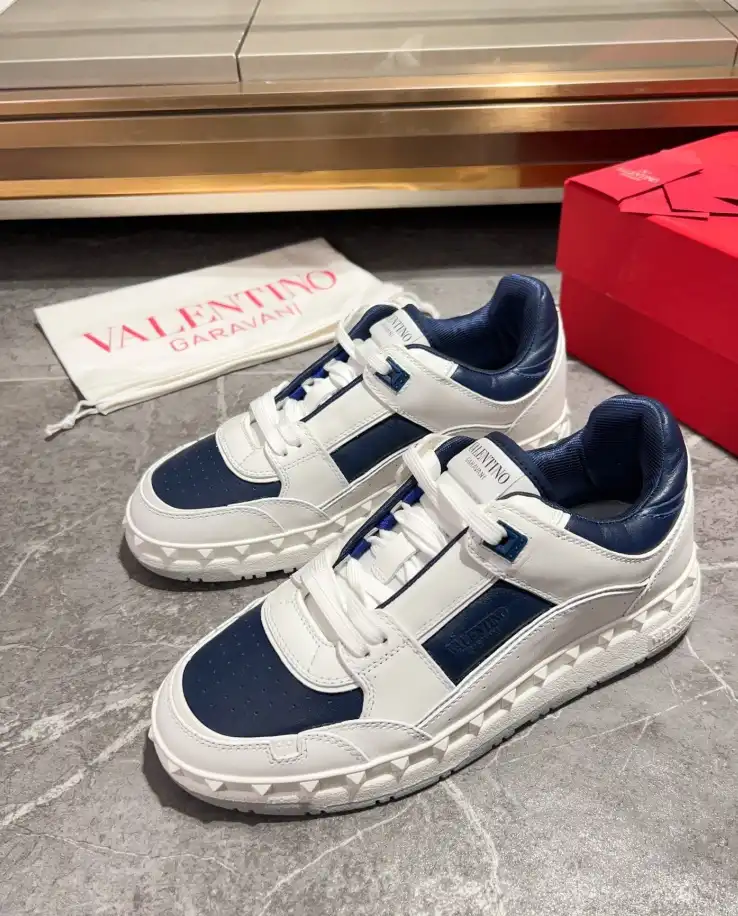 hype Valentino Sneakers