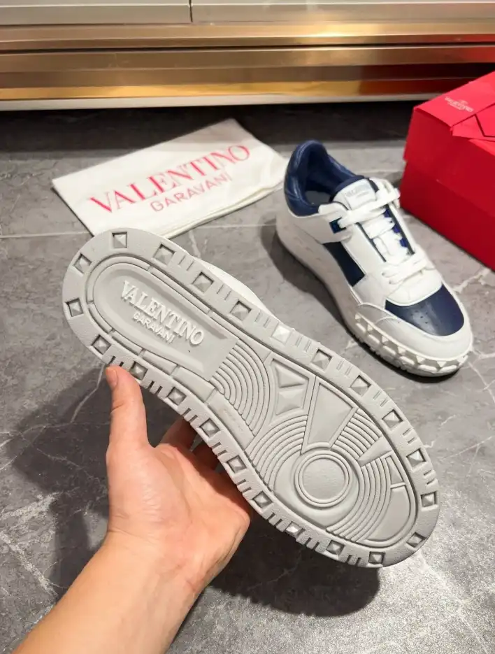 hype Valentino Sneakers