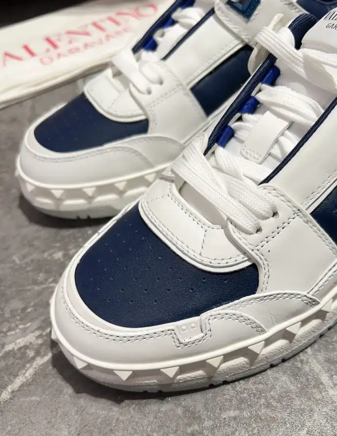 hype Valentino Sneakers