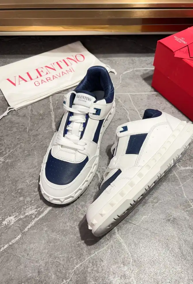 hype Valentino Sneakers