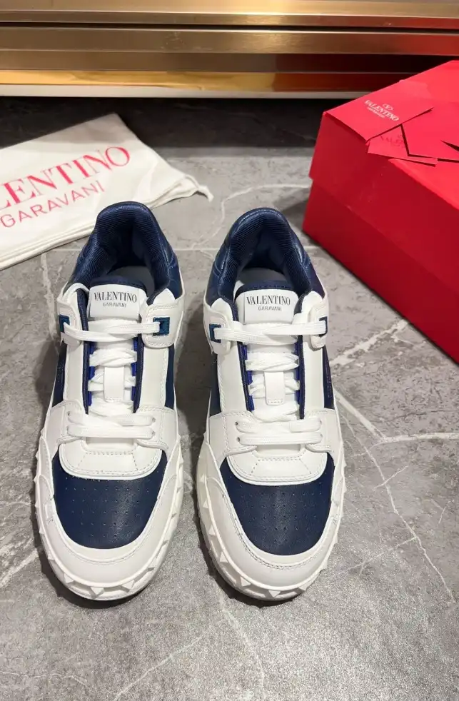 hype Valentino Sneakers