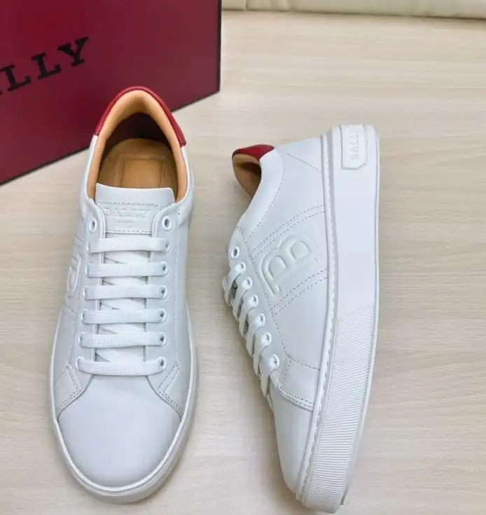 hype Burberry Sneakers