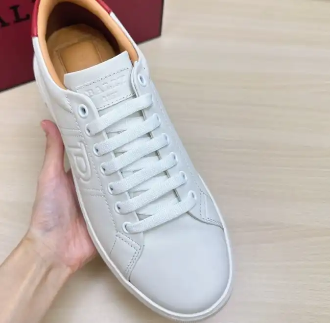 hype Burberry Sneakers