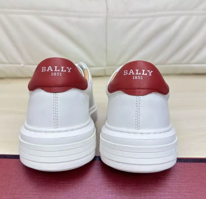 hype Burberry Sneakers