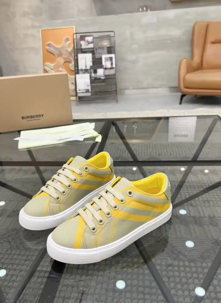 hype Burberry Sneakers