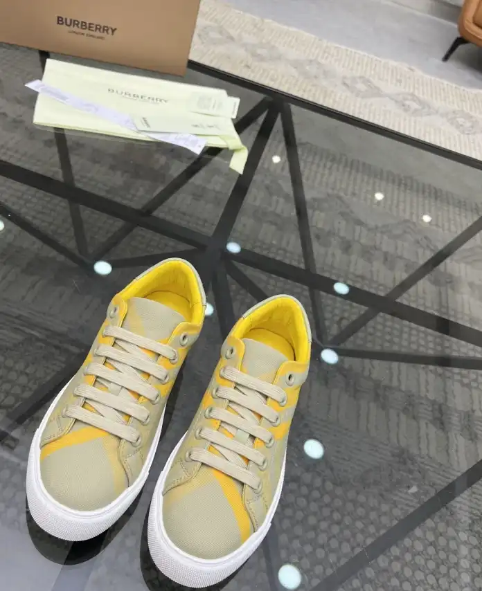 hype Burberry Sneakers