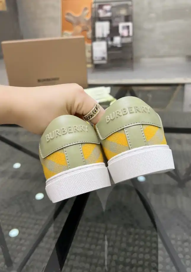 hype Burberry Sneakers