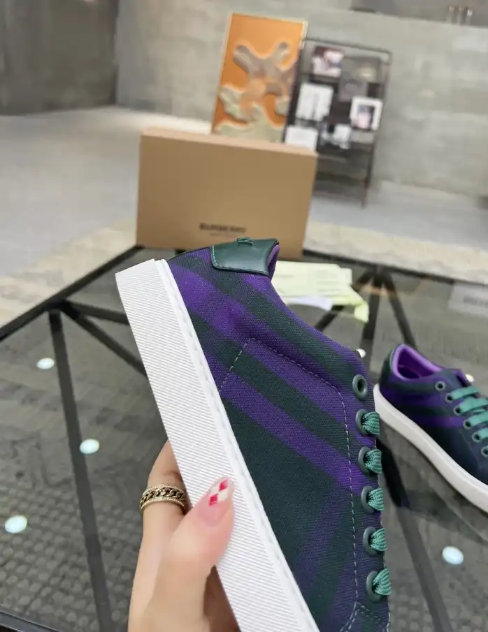 hype Burberry Sneakers