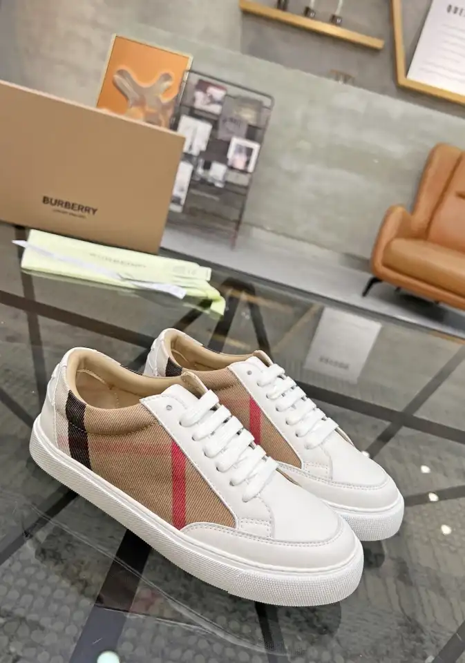 hype Burberry Sneakers