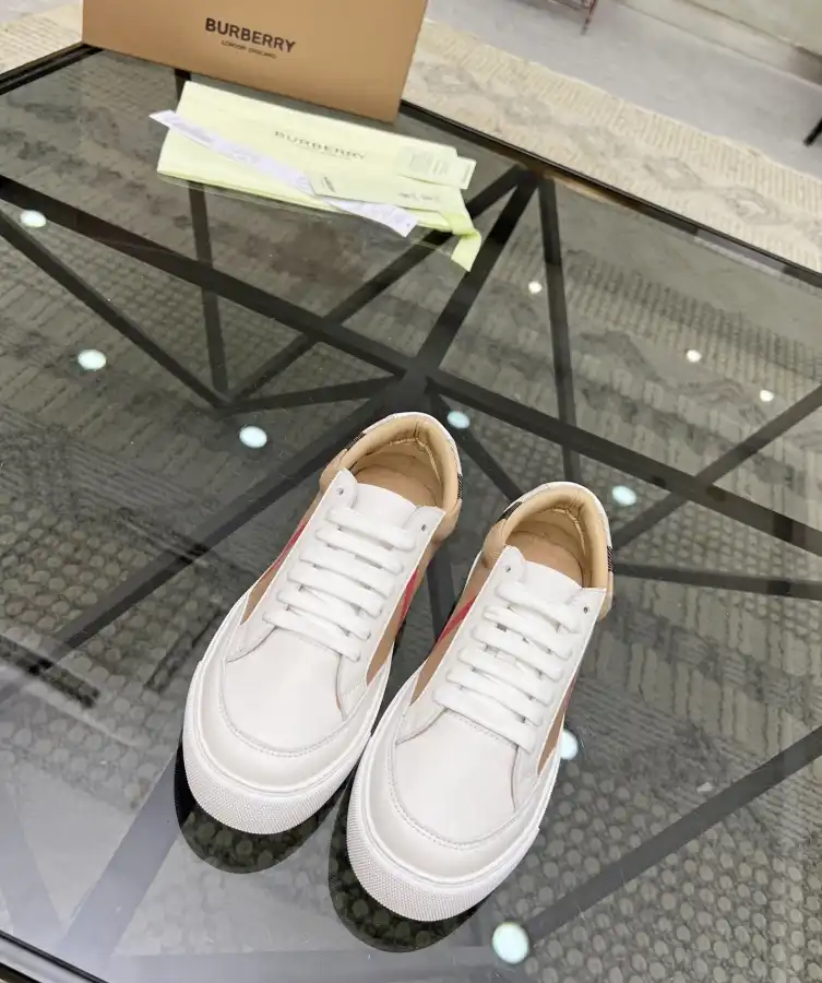 hype Burberry Sneakers