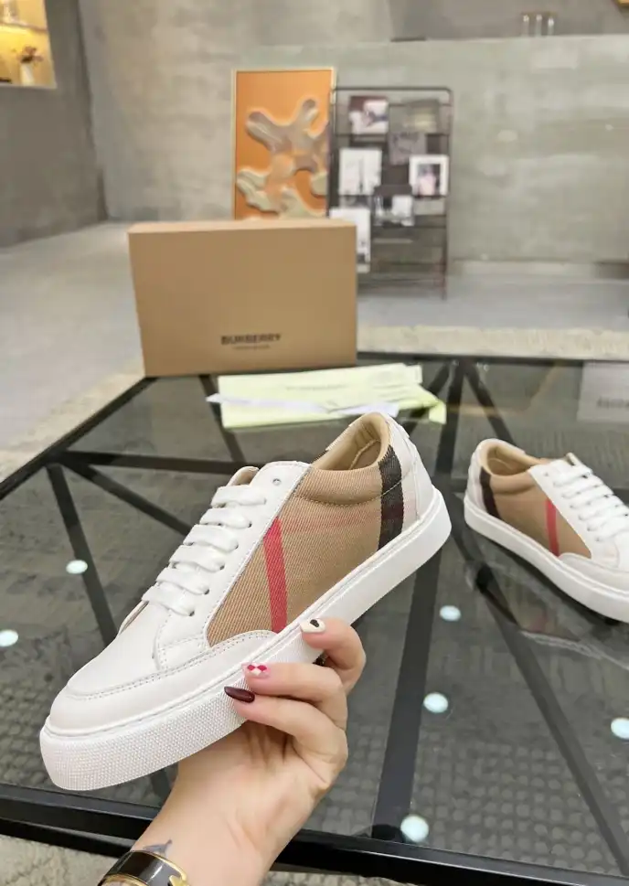 hype Burberry Sneakers