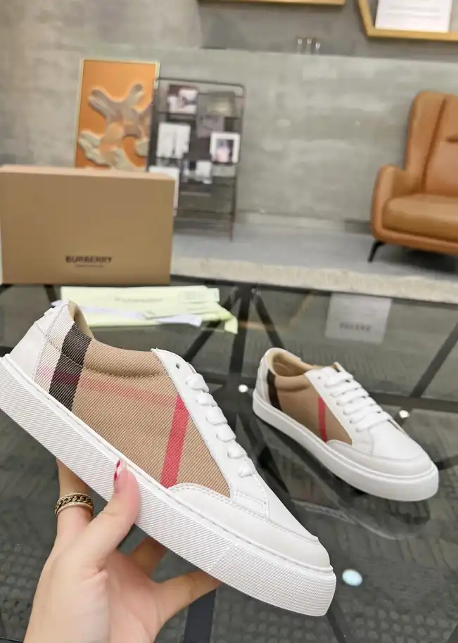 hype Burberry Sneakers