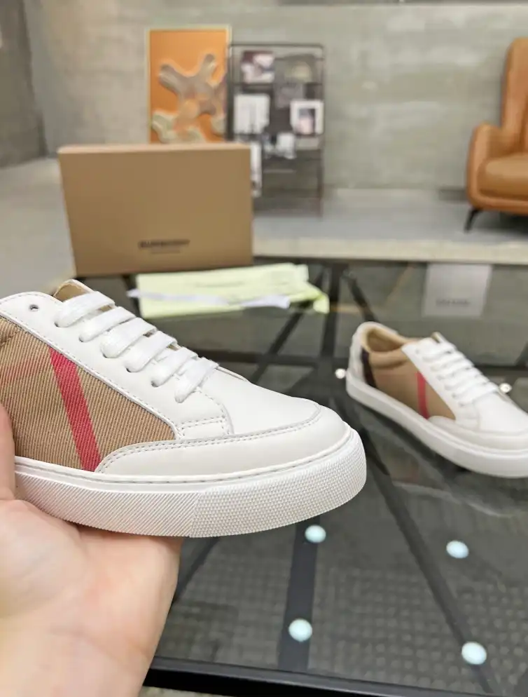 hype Burberry Sneakers