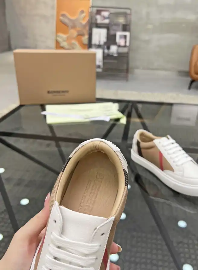 hype Burberry Sneakers