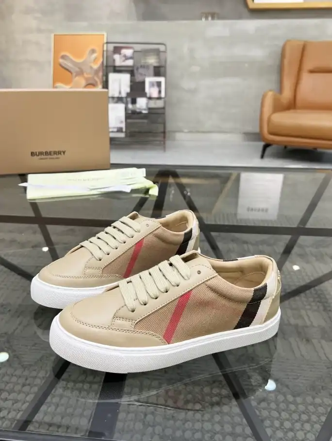 hype Burberry Sneakers