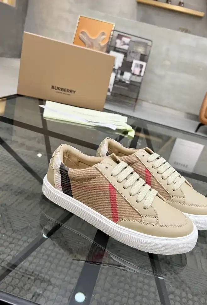 hype Burberry Sneakers