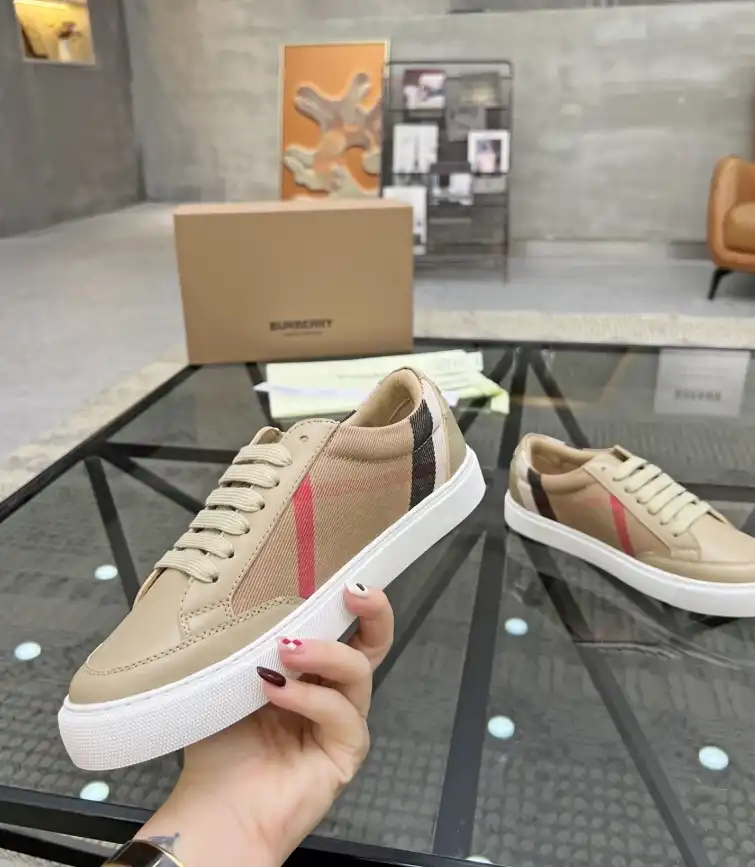 hype Burberry Sneakers