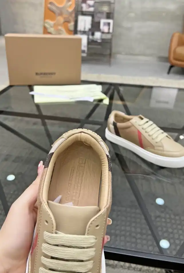 hype Burberry Sneakers