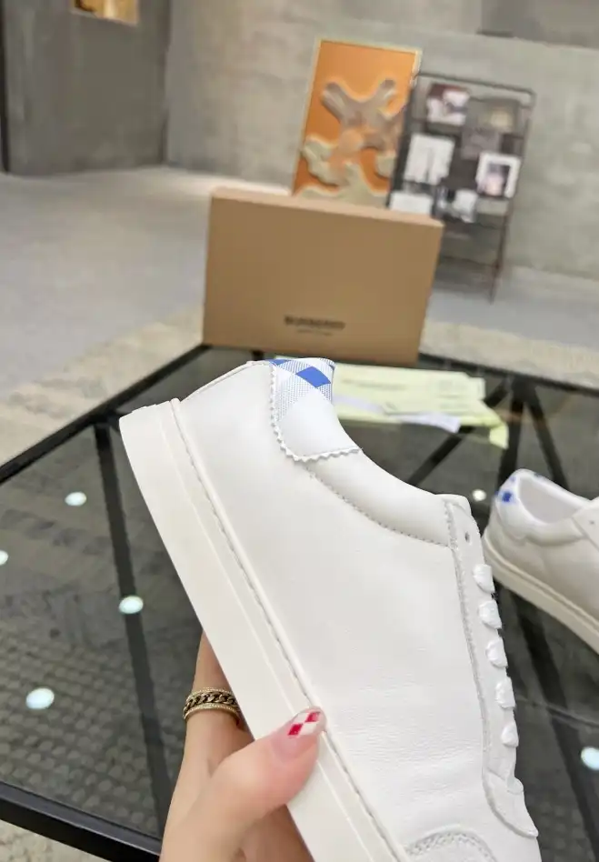 hype Burberry Sneakers