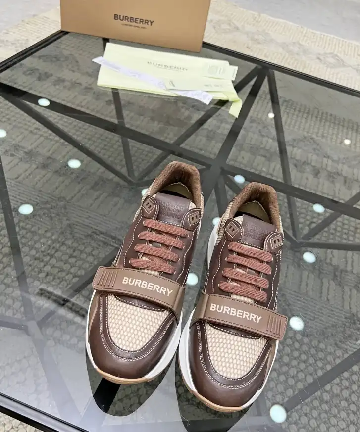 hype Burberry Sneakers