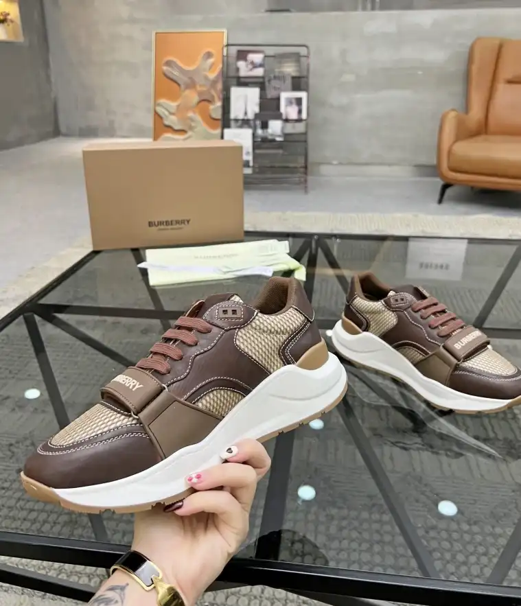 hype Burberry Sneakers