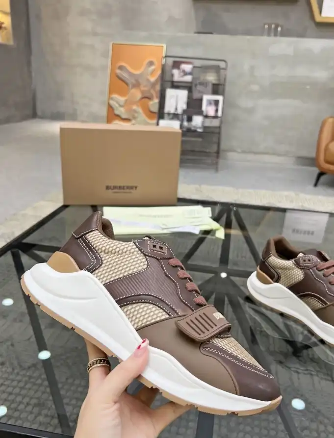 hype Burberry Sneakers