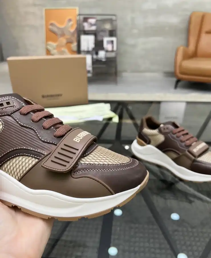 hype Burberry Sneakers