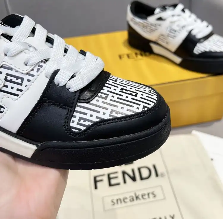 hype Louis Vuitton Sneakers