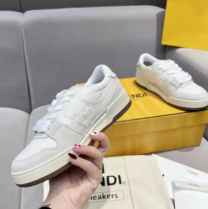 hype Louis Vuitton Sneakers