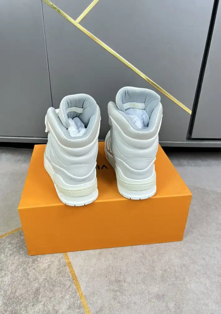 hype Louis Vuitton Sneakers