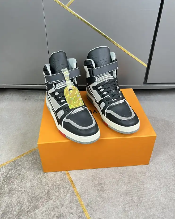 hype Louis Vuitton Sneakers