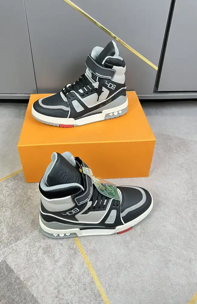 hype Louis Vuitton Sneakers