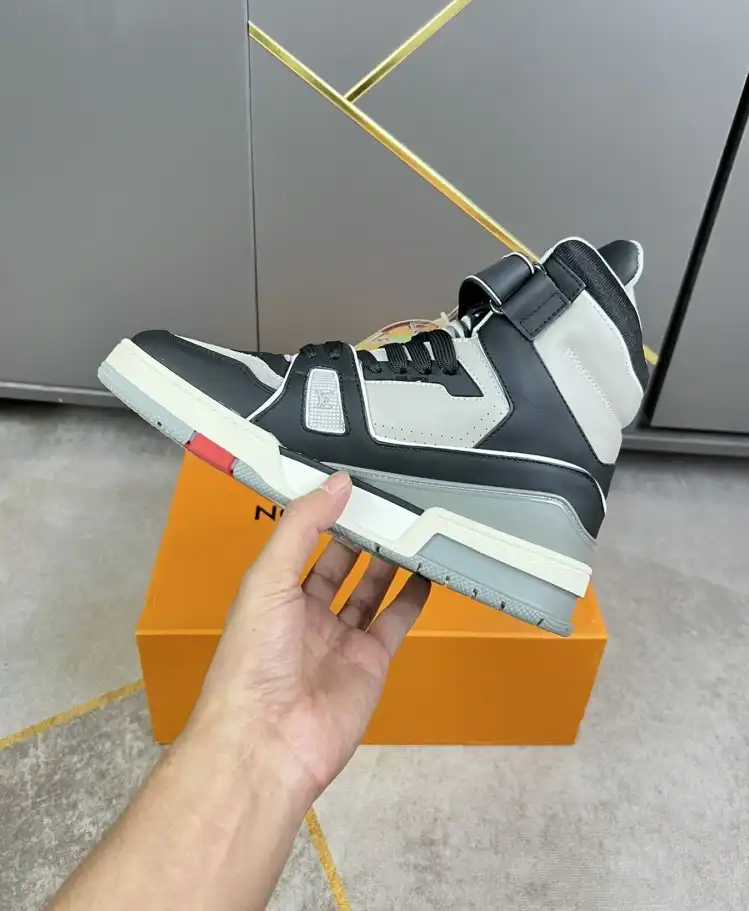 hype Louis Vuitton Sneakers