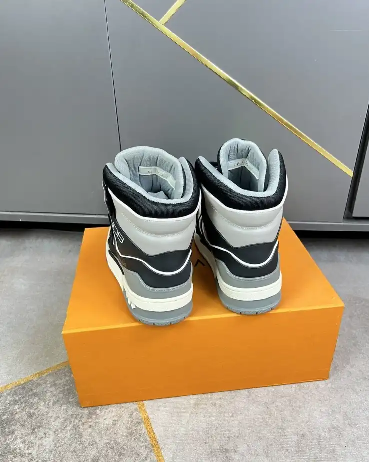 hype Louis Vuitton Sneakers