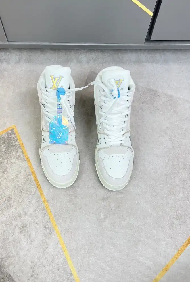 hype Louis Vuitton Sneakers